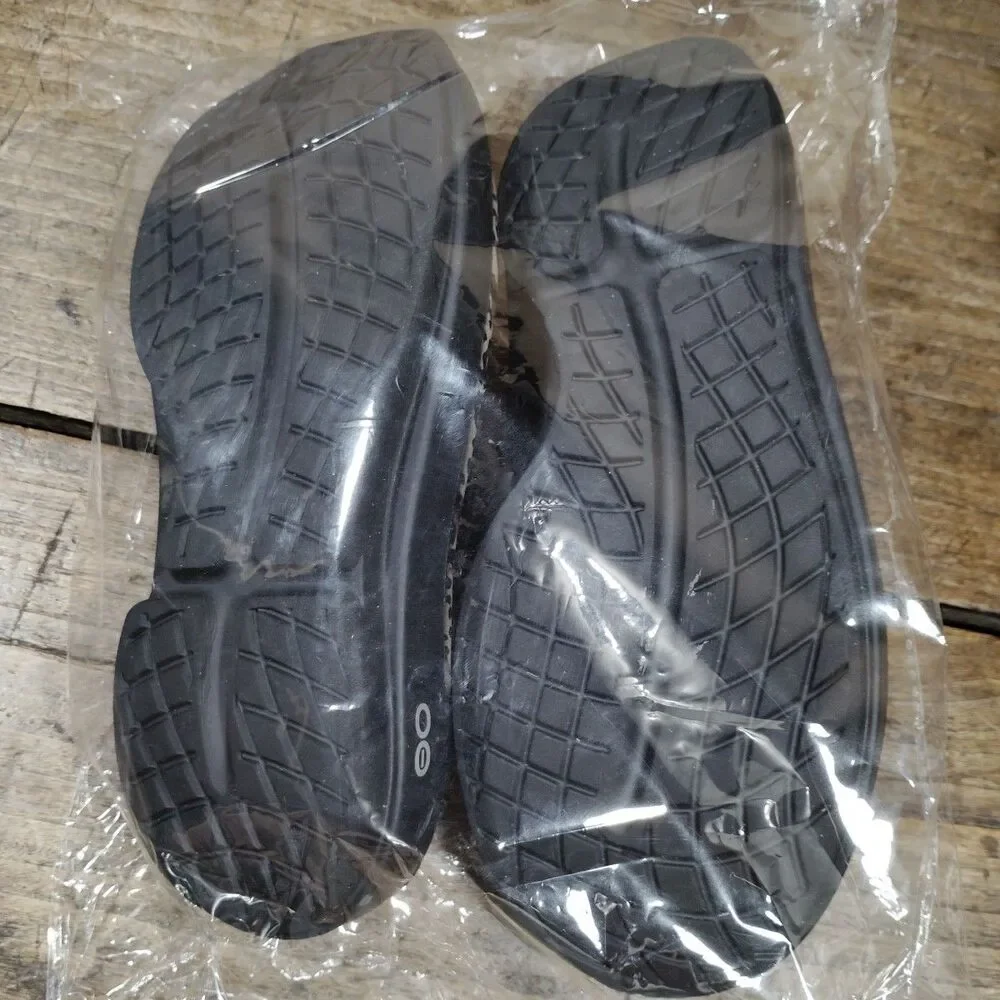 OOFOS Oocloog M8 W10 Clog Leopard Recovery Shoes NEW Slip On Sandal